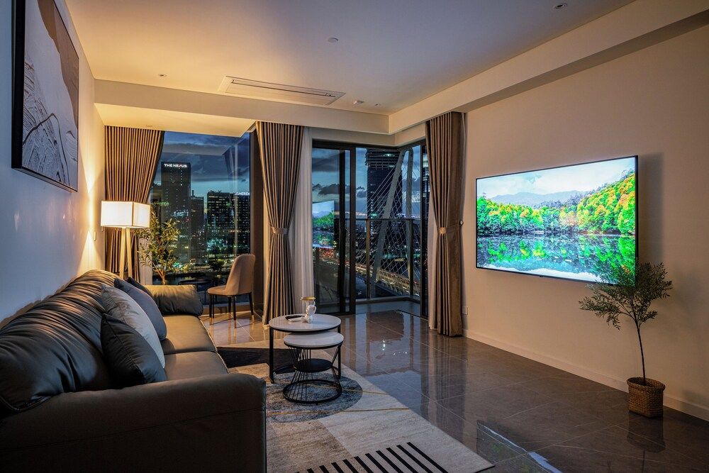 Emily The OpusK Luxury Ho Chi Minh City Presidential Suite, 3 Bedrooms, Club Lounge Access, City View 3