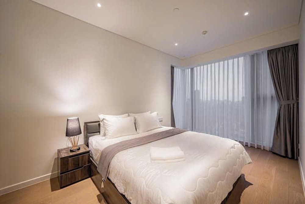Emily The OpusK Luxury Ho Chi Minh City Presidential Suite, 2 Bedrooms, Club Lounge Access, City View 2