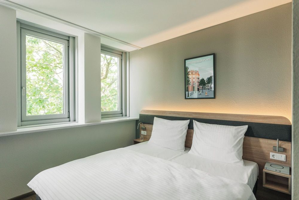 Homaris Corner Hotel Frankfurt Double Room 2