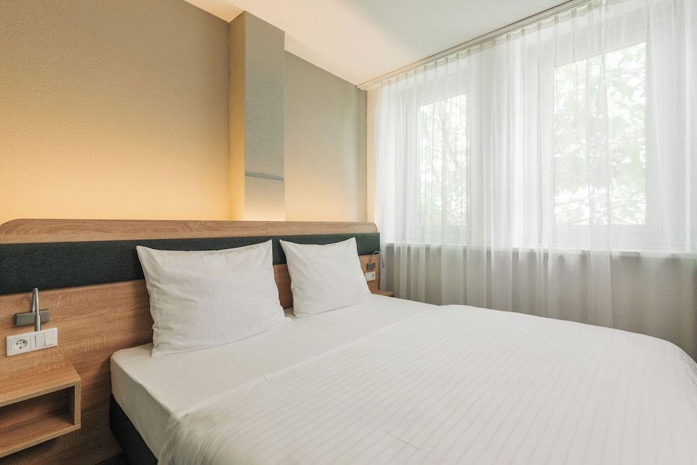 Homaris Corner Hotel Frankfurt Double Room 9