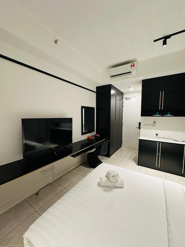 Residence Axon Bukit Bintang by TaheeenS Deluxe Studio, City View 2