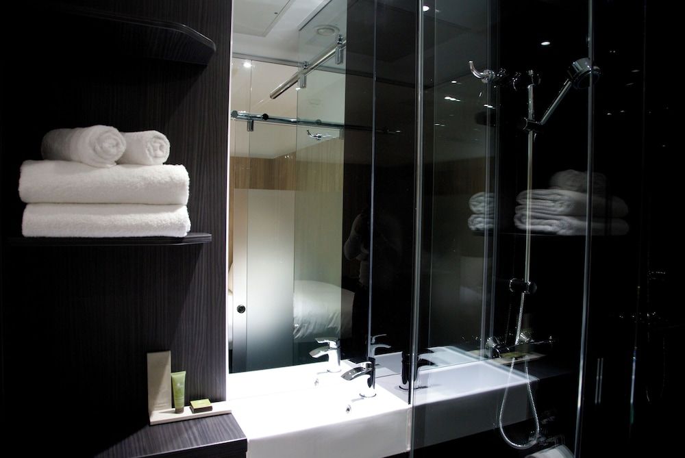 The Z Hotel Glasgow Double Room, No Windows 4