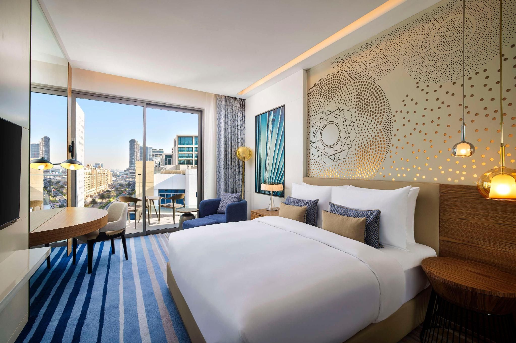 King One Bedroom Suite with Balcony
