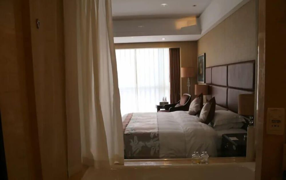 Deluxe Room, 1 King Bed