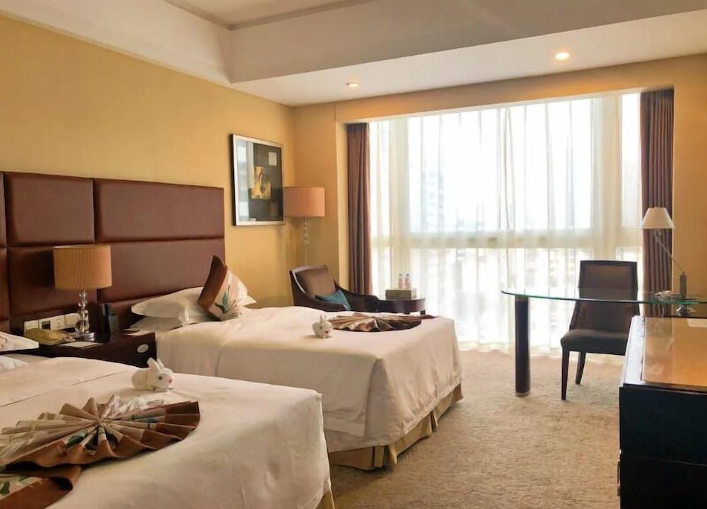Deluxe Room, Multiple Beds