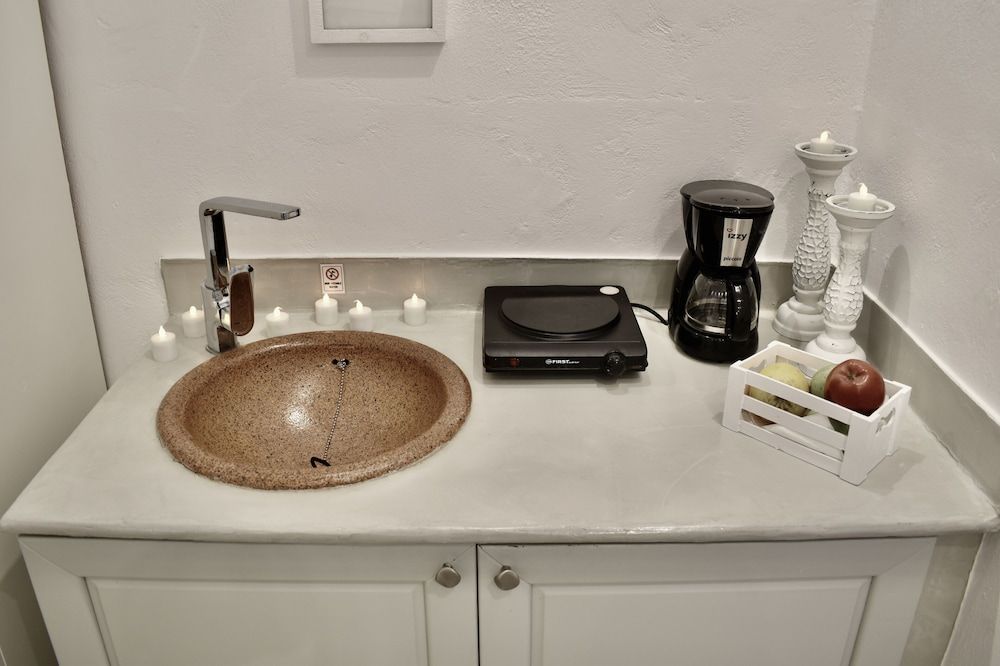 Aeolos Art and Eco Suites - Adults Only Executive Suite, Jetted Tub, Sea View (Cave Ikaros)
