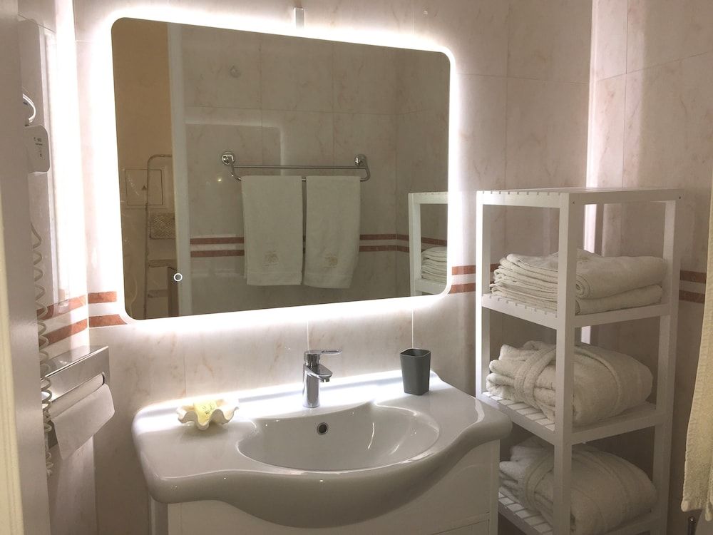 Aeolos Art and Eco Suites - Adults Only Executive Suite, Jetted Tub, Sea View (Cave Ikaros) 7