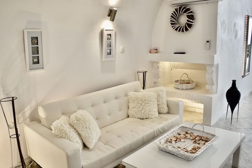 Aeolos Art and Eco Suites - Adults Only Executive Suite, Jetted Tub, Sea View (Cave Ikaros) 12