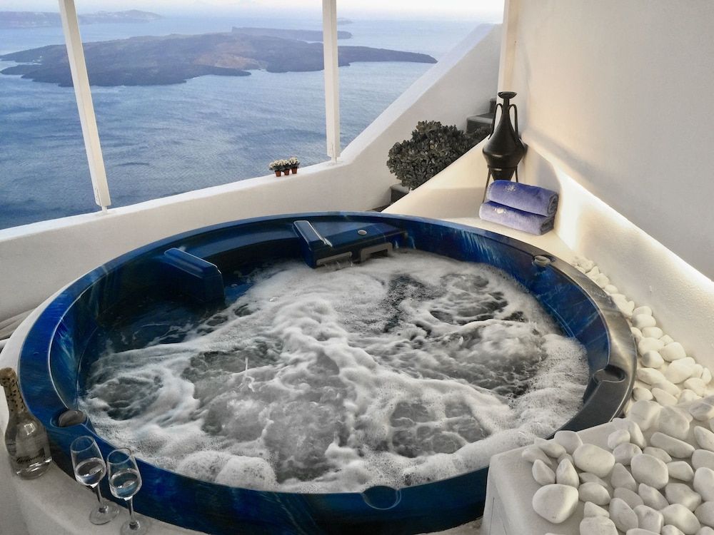 Aeolos Art and Eco Suites - Adults Only Executive Suite, Jetted Tub, Sea View (Cave Ikaros) 5