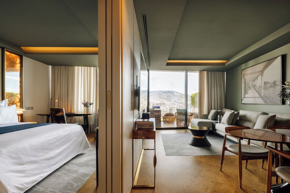 The Reserve - The Leading Hotels of the World - Savoy Signature Pool Suite