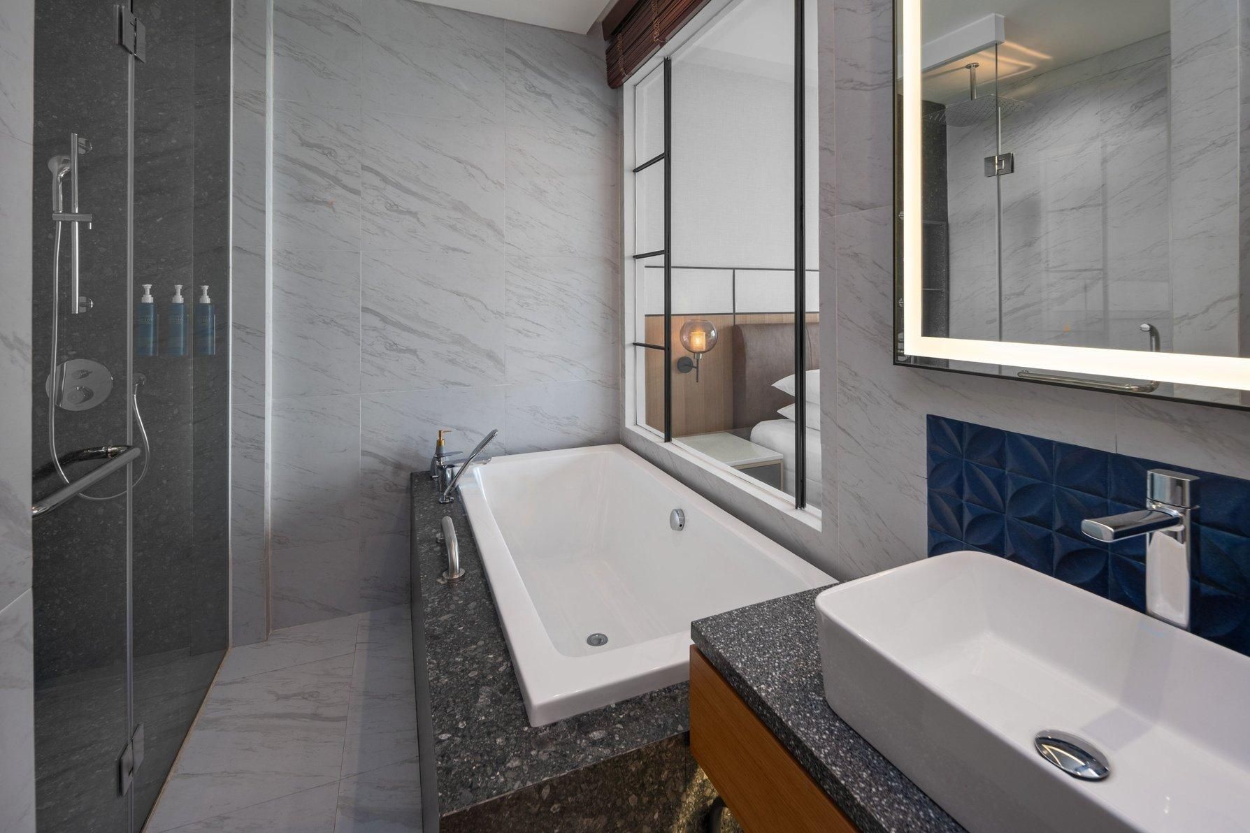 Deluxe Ocean Suite King, Deluxe Suite, 1 King, Ocean view, Balcony