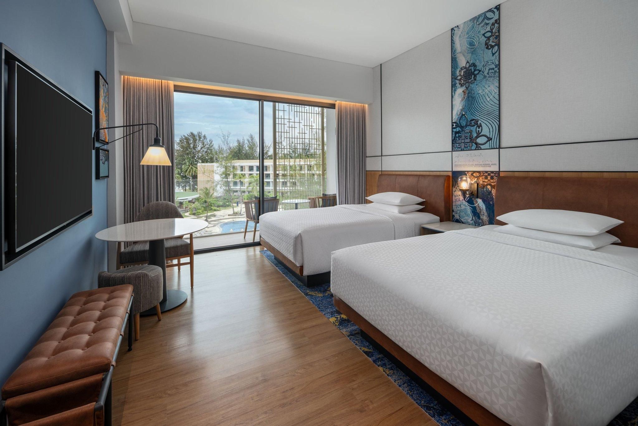 Deluxe Pool Twin, Deluxe Guest room, 2 Twin, Pool view, Balcony