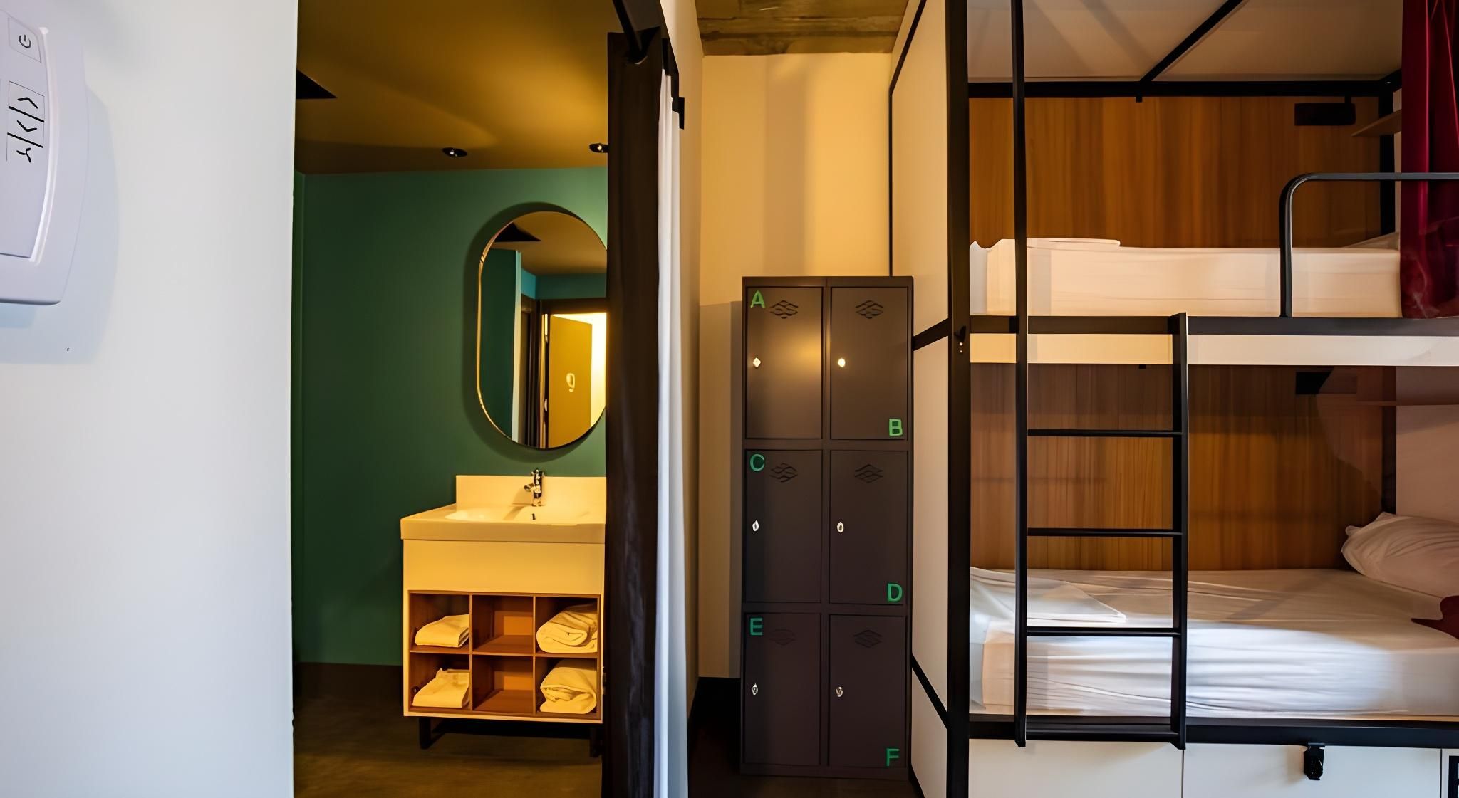 Private Room for 8 People