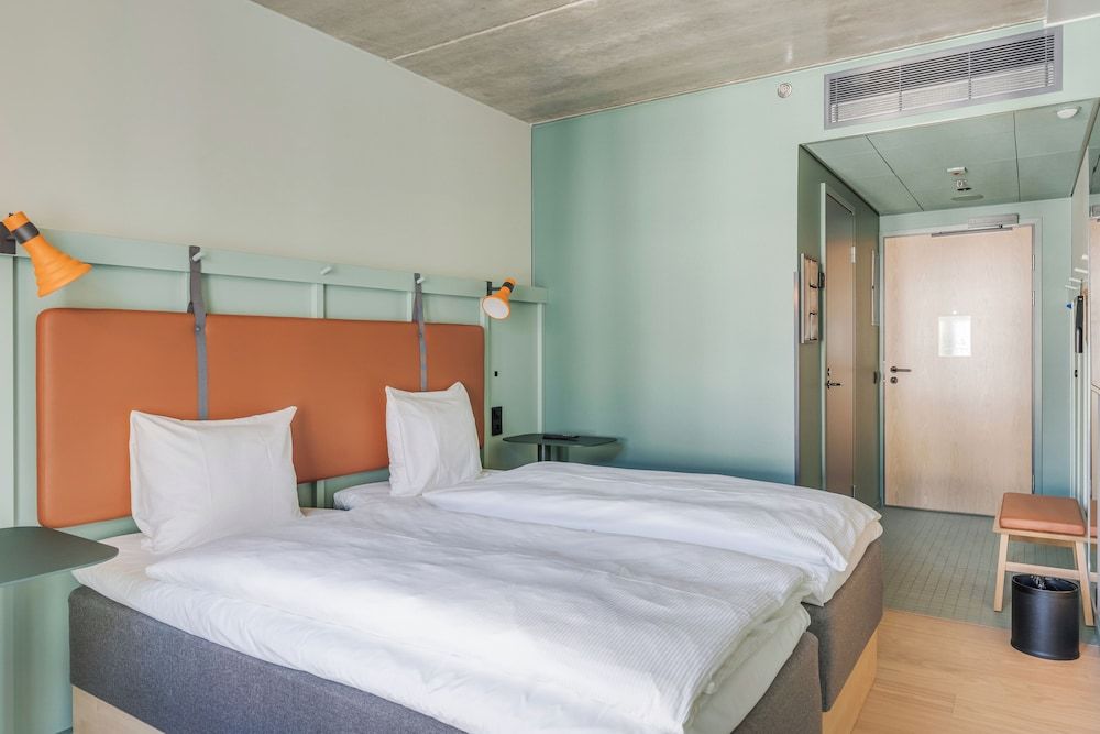 Comfort Hotel Helsinki Airport Standard Twin Room, 2 Twin Beds 2