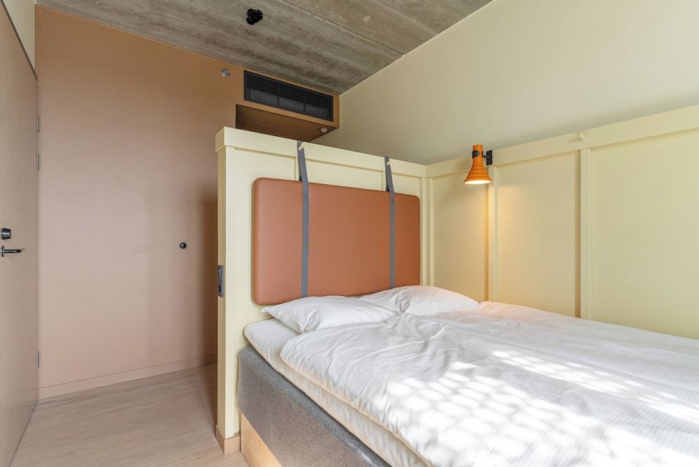 Double Room (Compact)