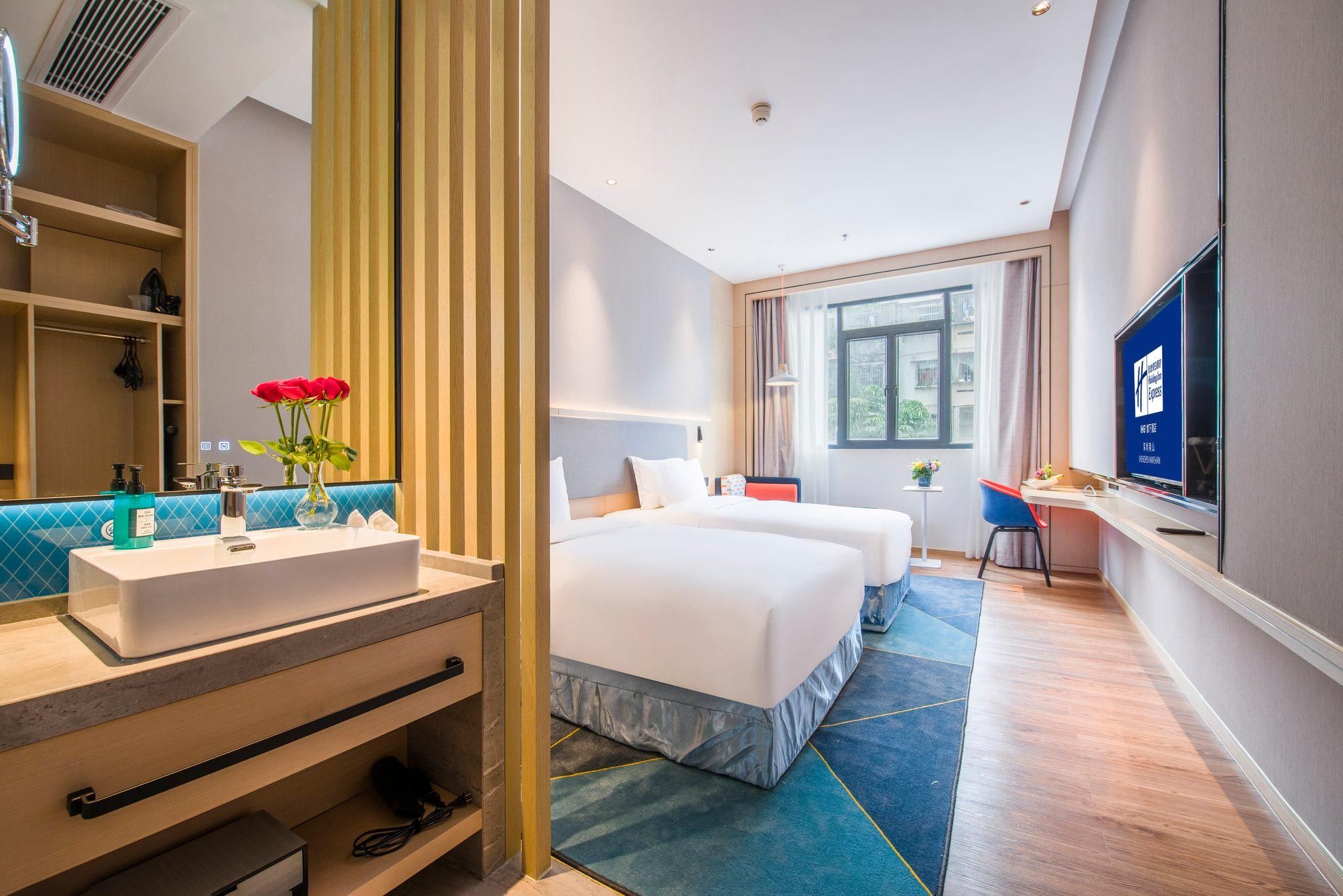 2 Double Standard Extra Floor Space