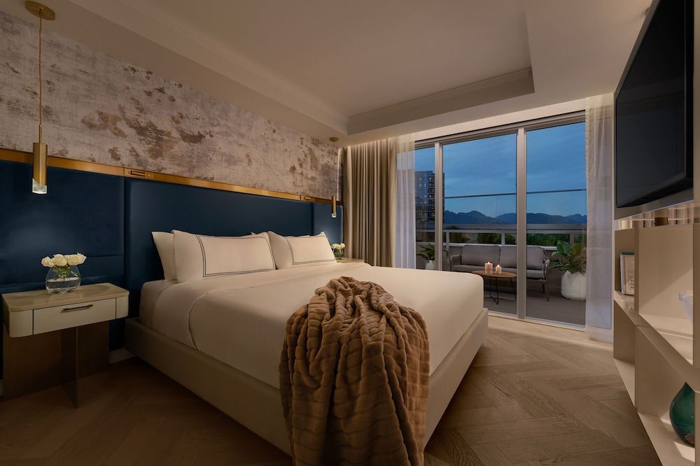 AZUR Legacy Collection Hotel