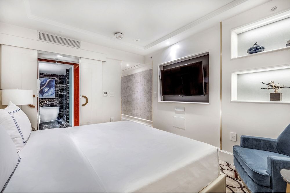 Suite, 1 Bedroom (Jade King Suite)