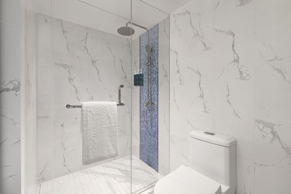 Four Points by Sheraton Boracay Superior Room, 2 Double Beds 3