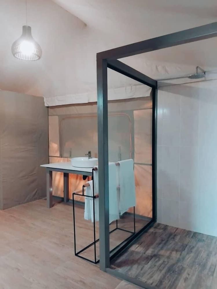 Chamabondo Tented Camp Luxury Double or Twin Room 8