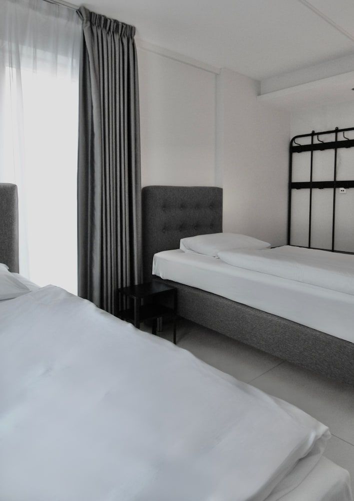 Super Stay Hotel Oslo Economy Twin Room, 2 Twin Beds 3