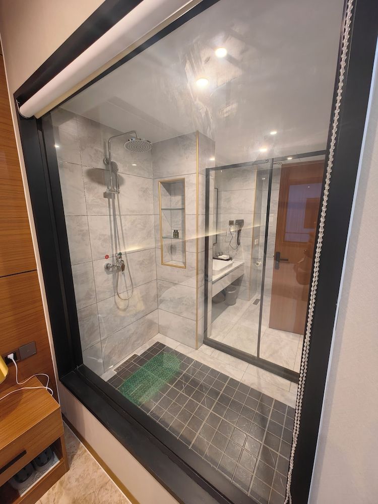 Royal International Hotel Superior Twin Room 6