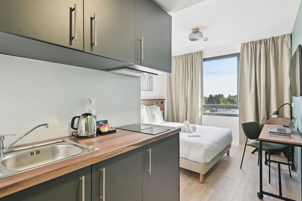 All Suites Appart Hôtel | Paris Ouest - Colombes Comfort studio, 2 single beds 3