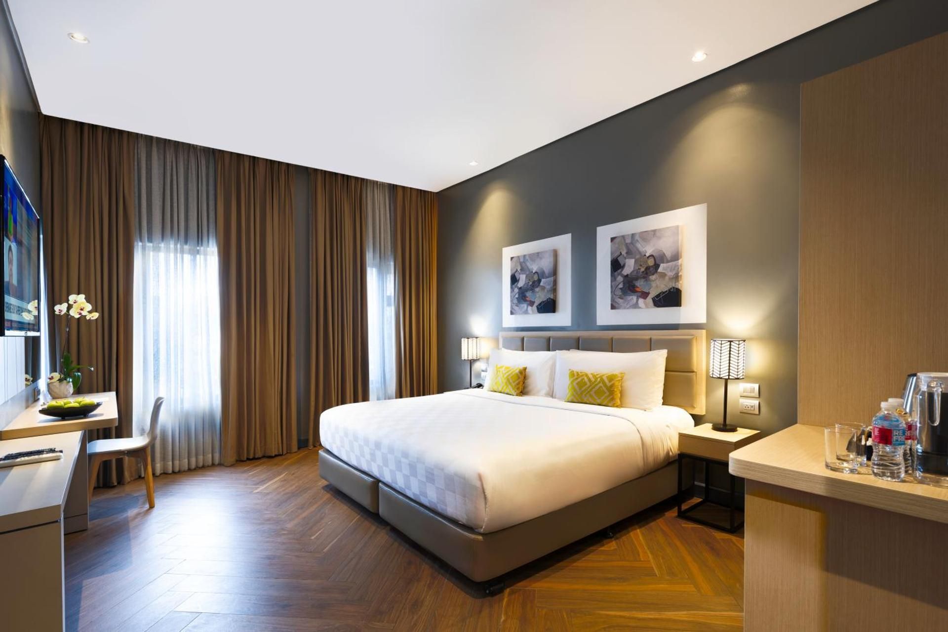 Deluxe King Room