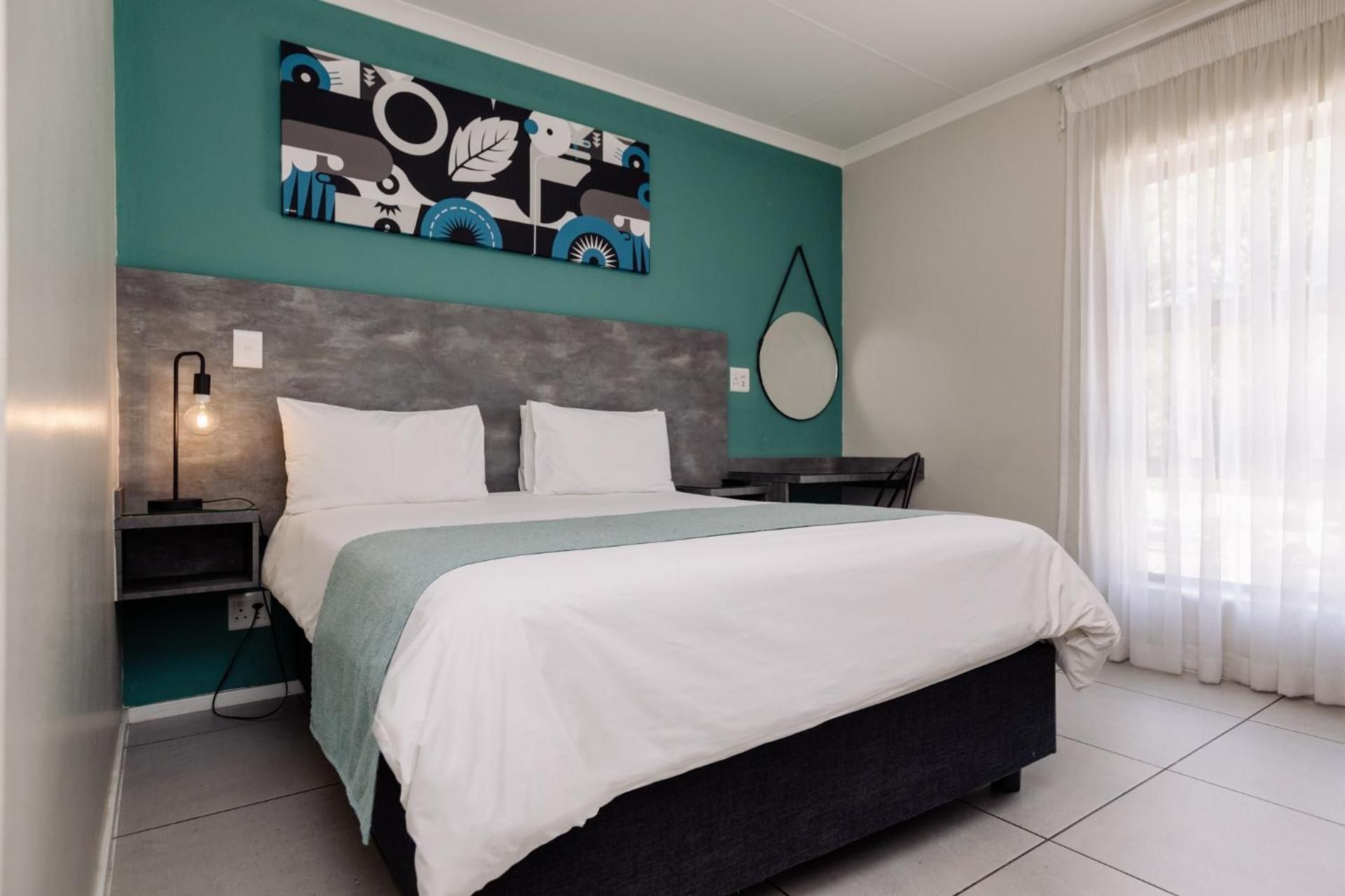 Standard Queen Room