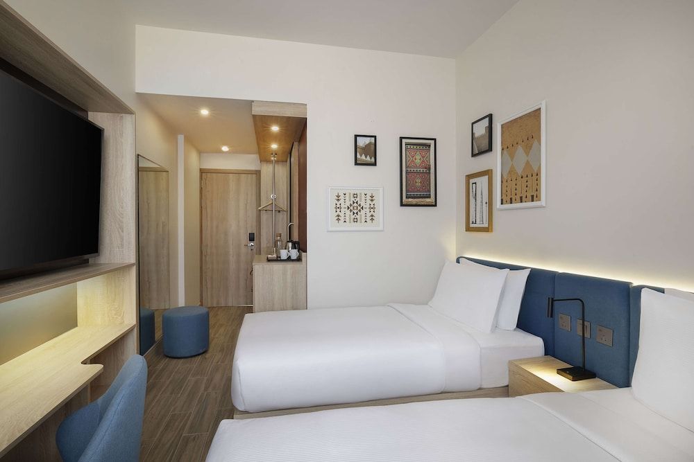 Hampton by Hilton Sharma NEOM Community 1 Twin Room, 2 Twin Beds