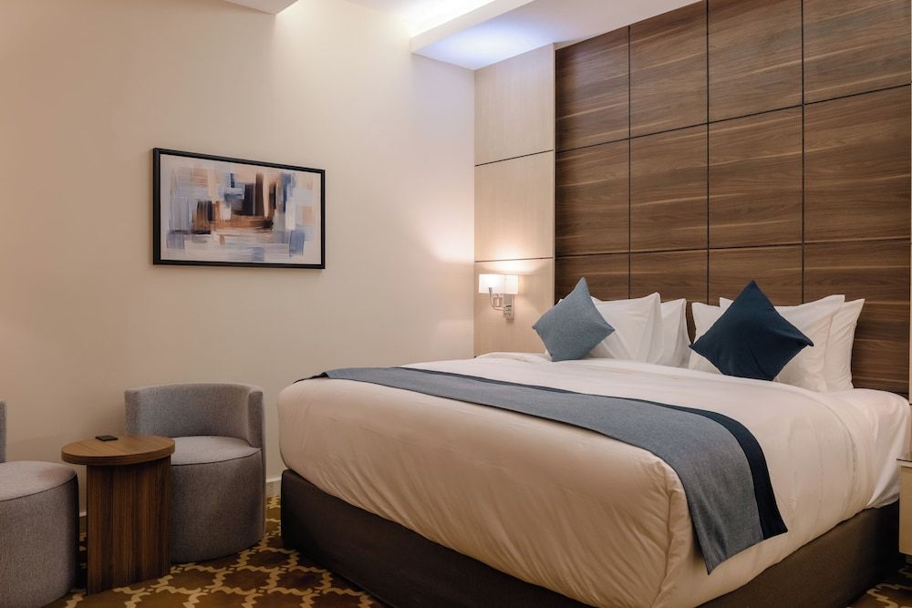 Executive Suite, Jetted Tub