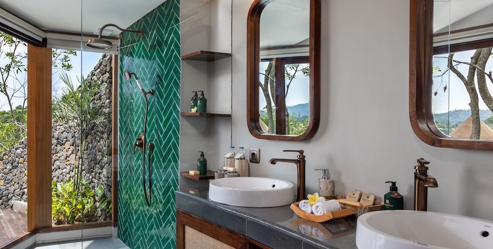 The Wapa Lux Tent Luxury Pool Tent 4