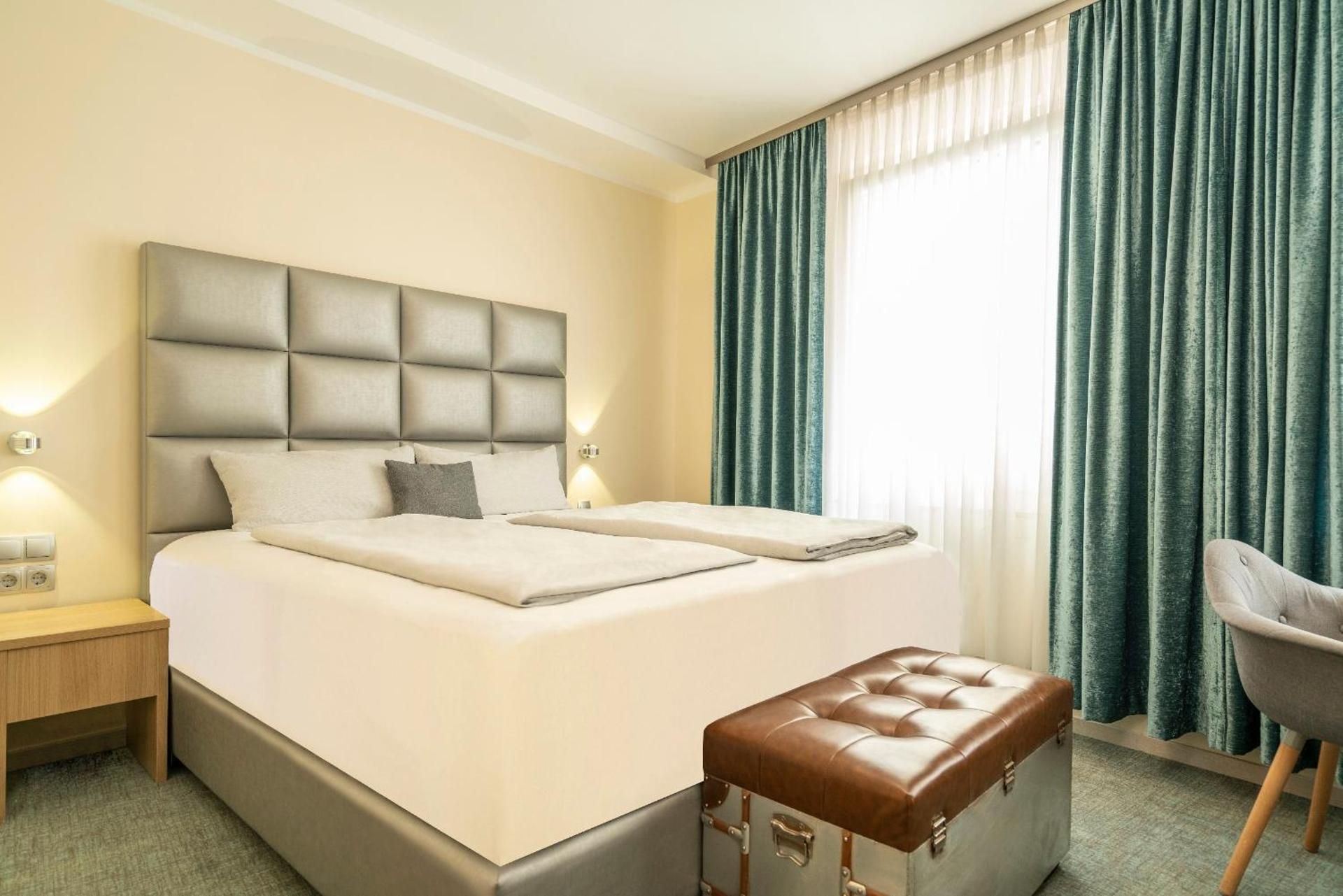 Double Room(2 Large Twin Beds)