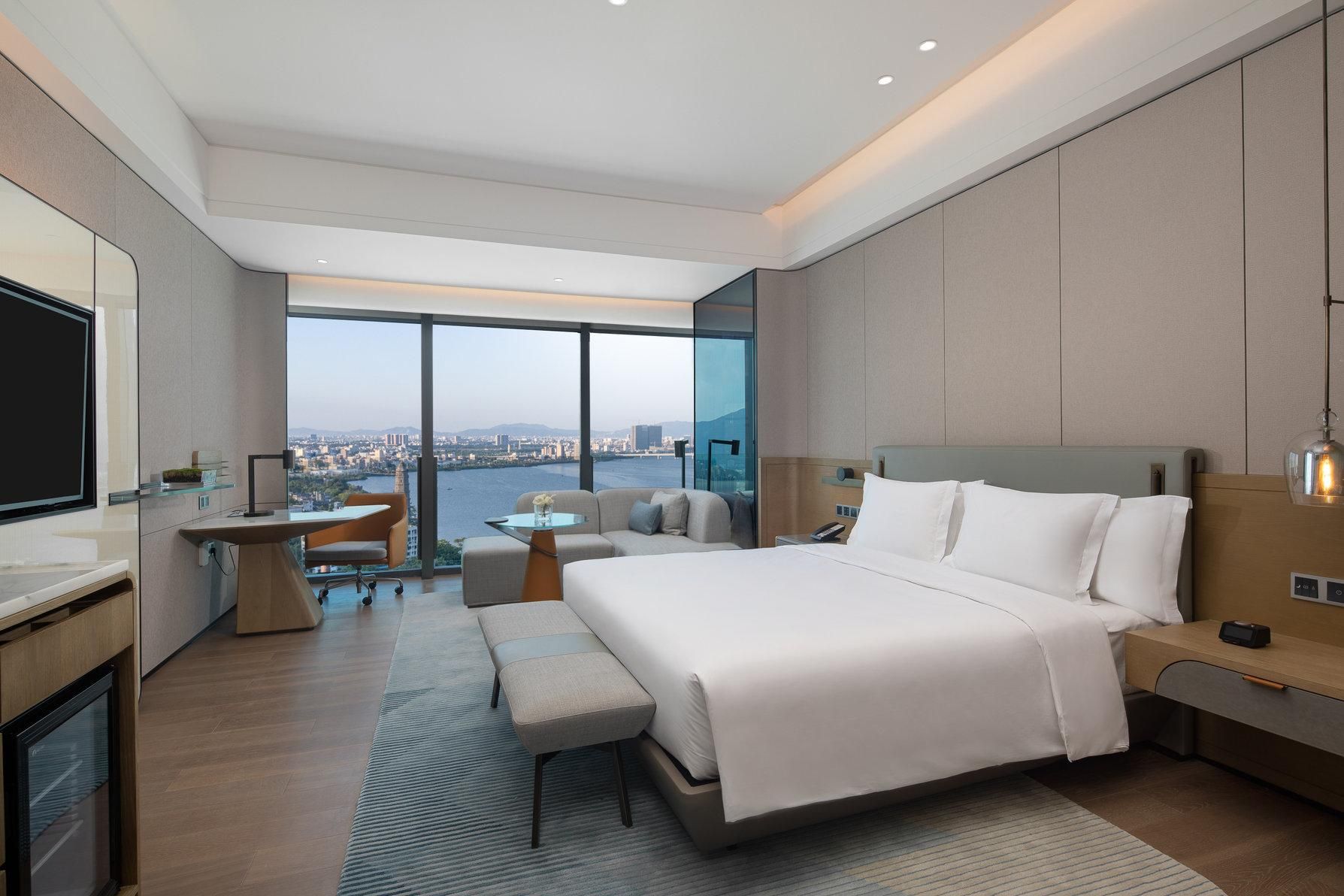 1 King Standard River View