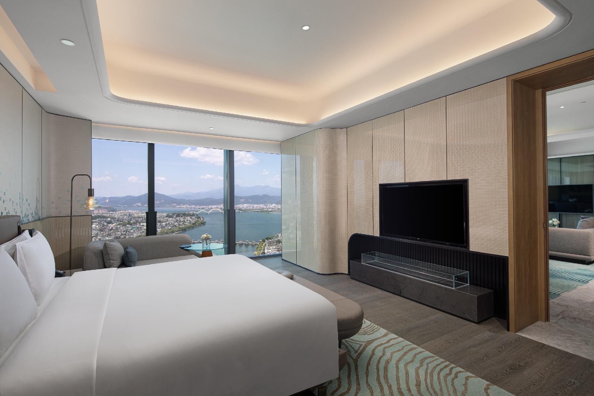 1 King Presidential Suite
