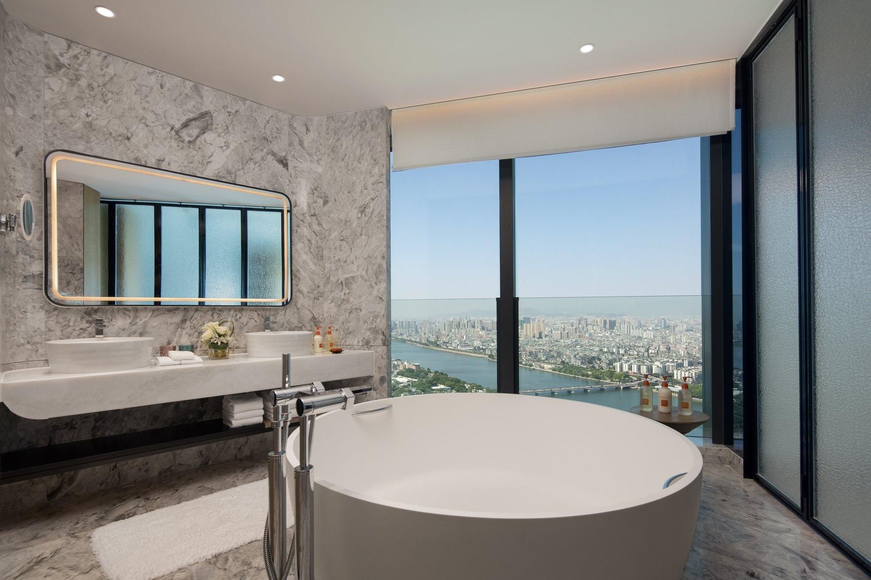 1 King Ambassador Suite