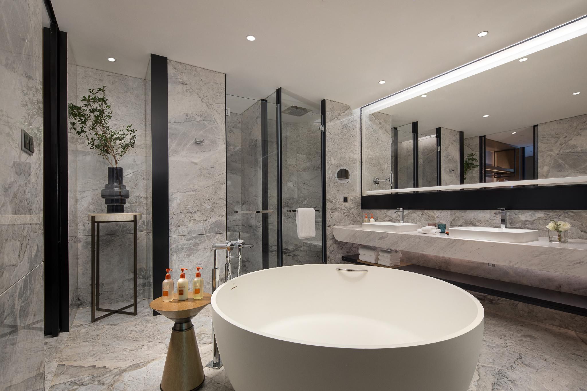 1 King Presidential Suite