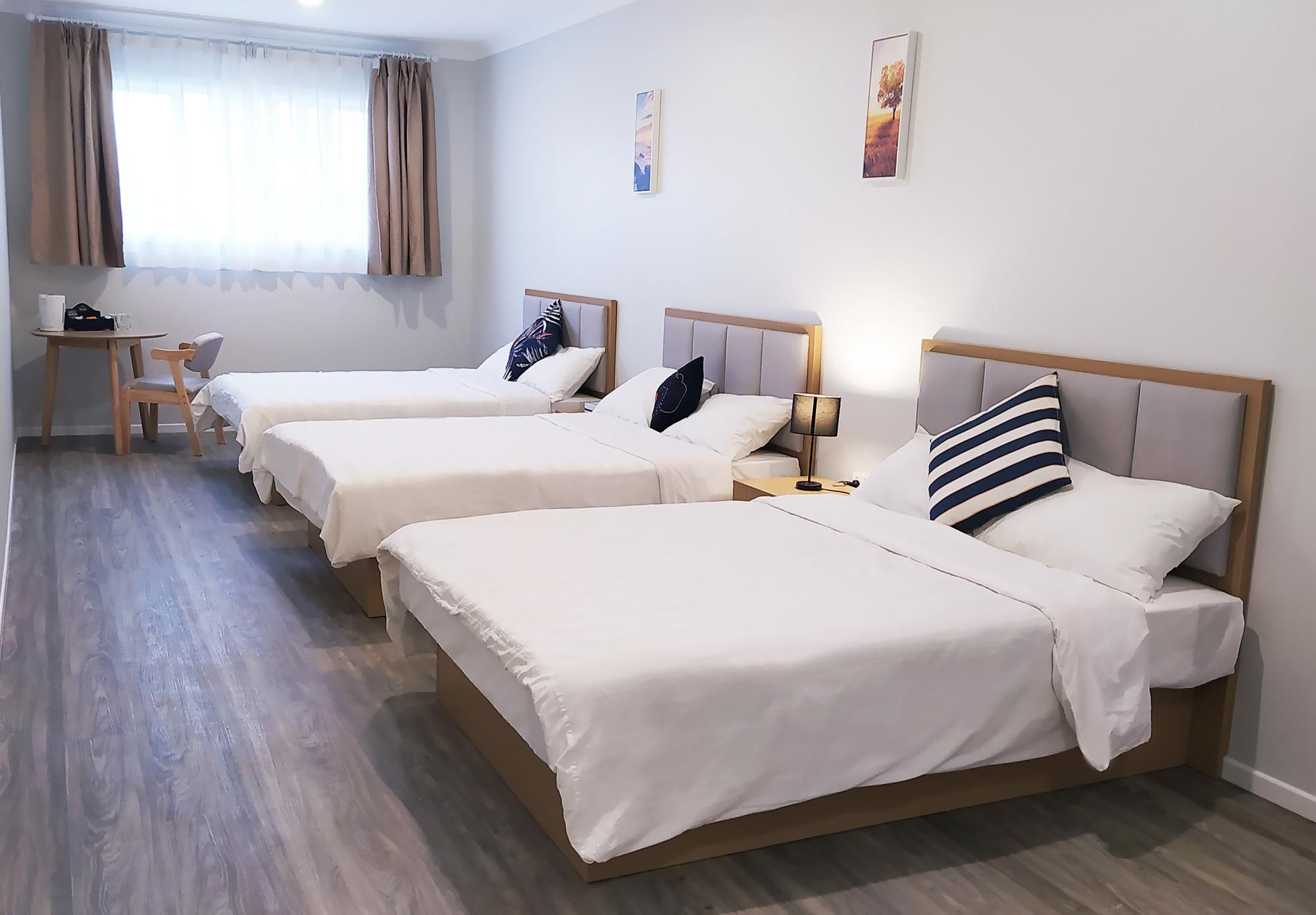 Grand Triple Room