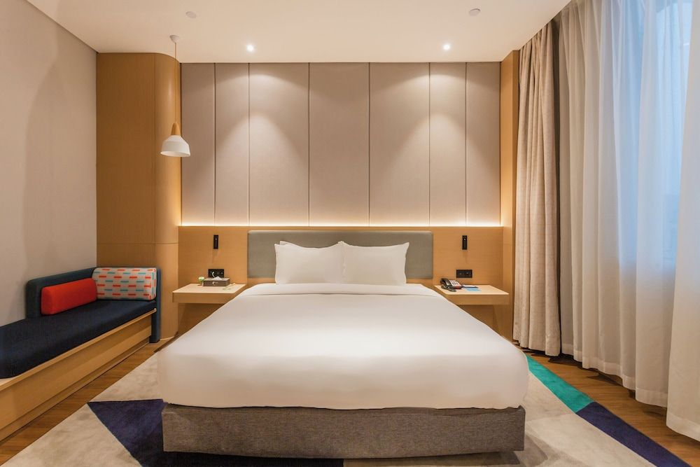 Standard Room, 1 King Bed
