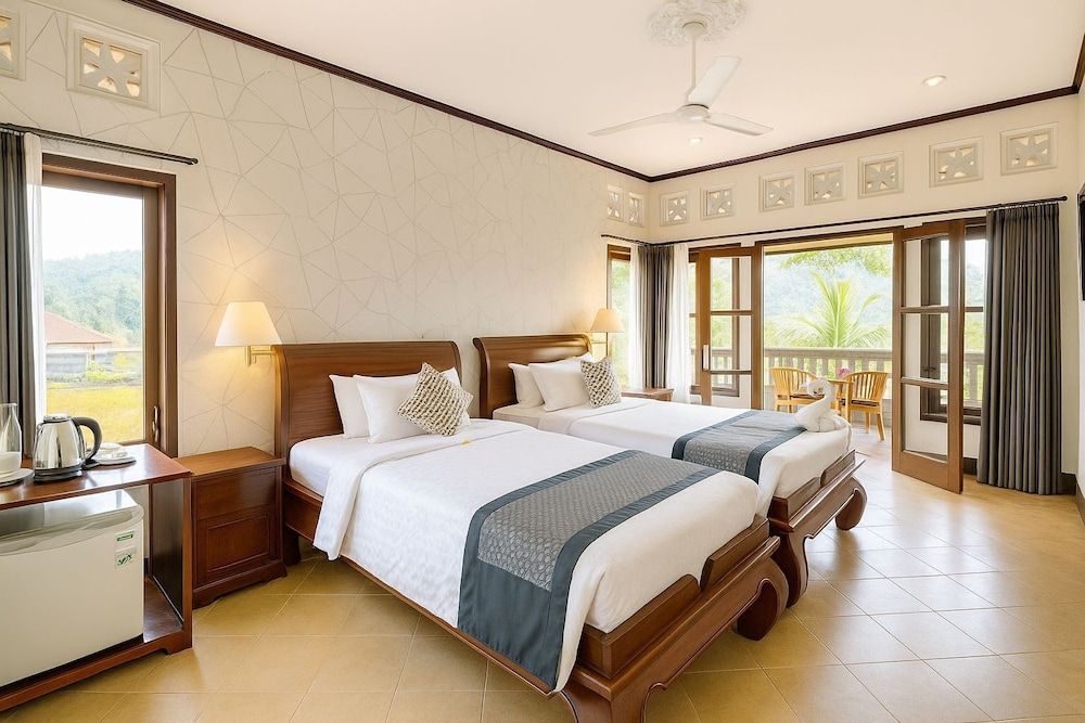 The Kanjeng Signature Sidemen Signature Suite, Multiple Beds, Mountain View
