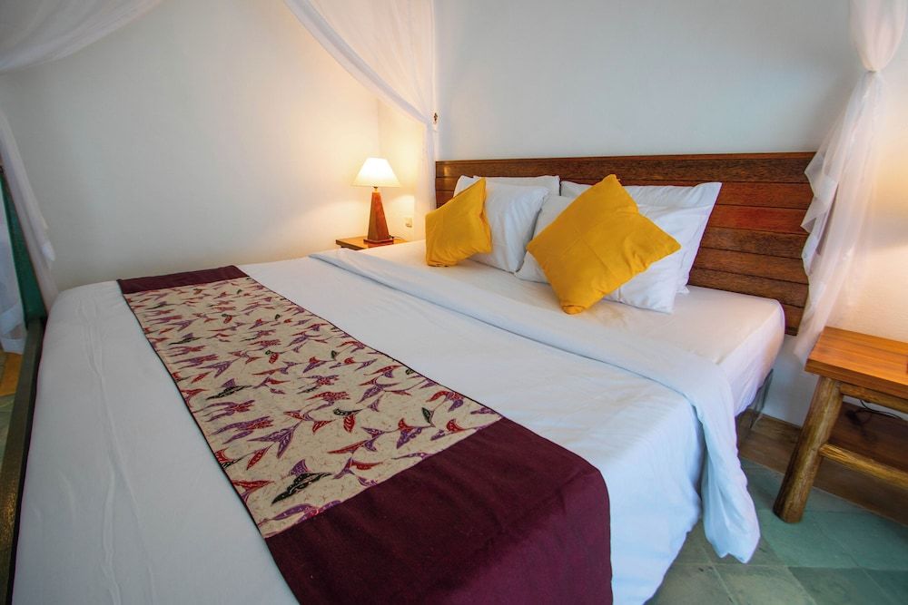 Luxury Studio, 1 Bedroom, Pool Access, Garden View
