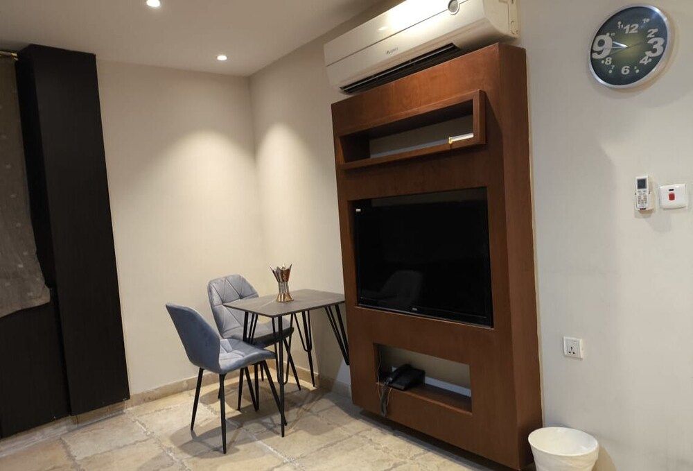 Marwa Star Furnished Apartments Panoramic Apartment, City View 27