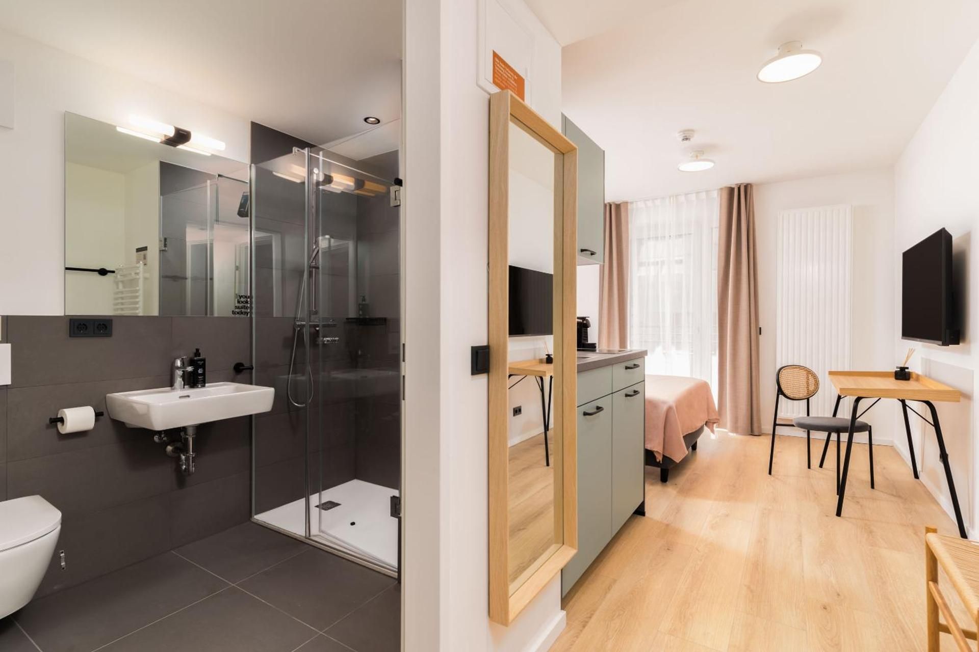 Single Suite with Balcony