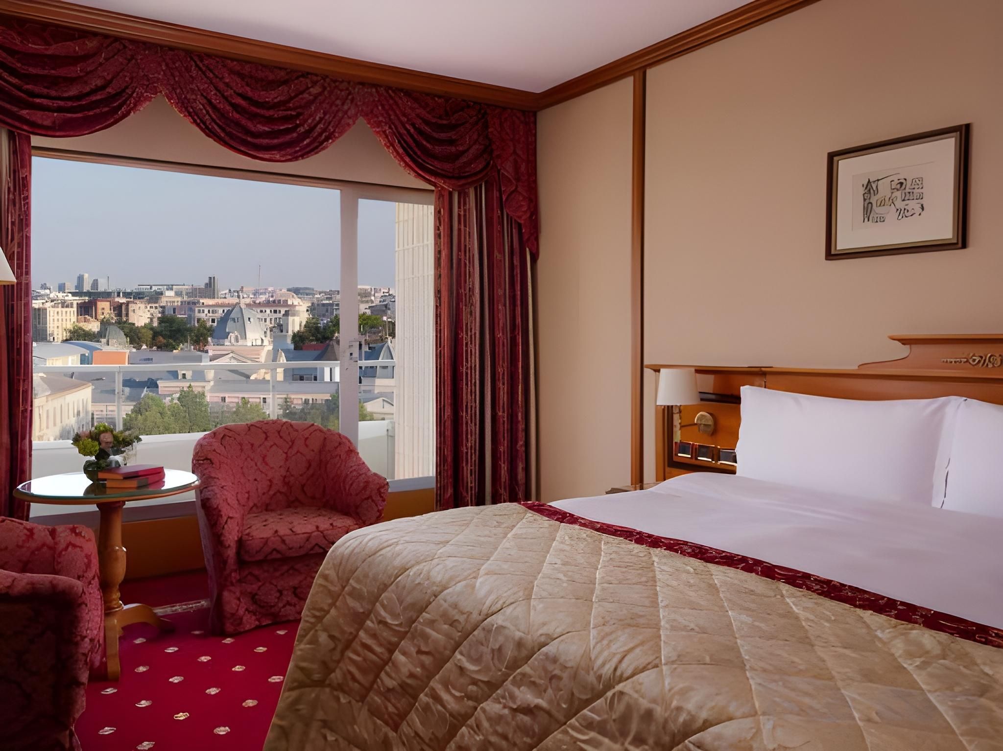 One Bedroom Suite - King