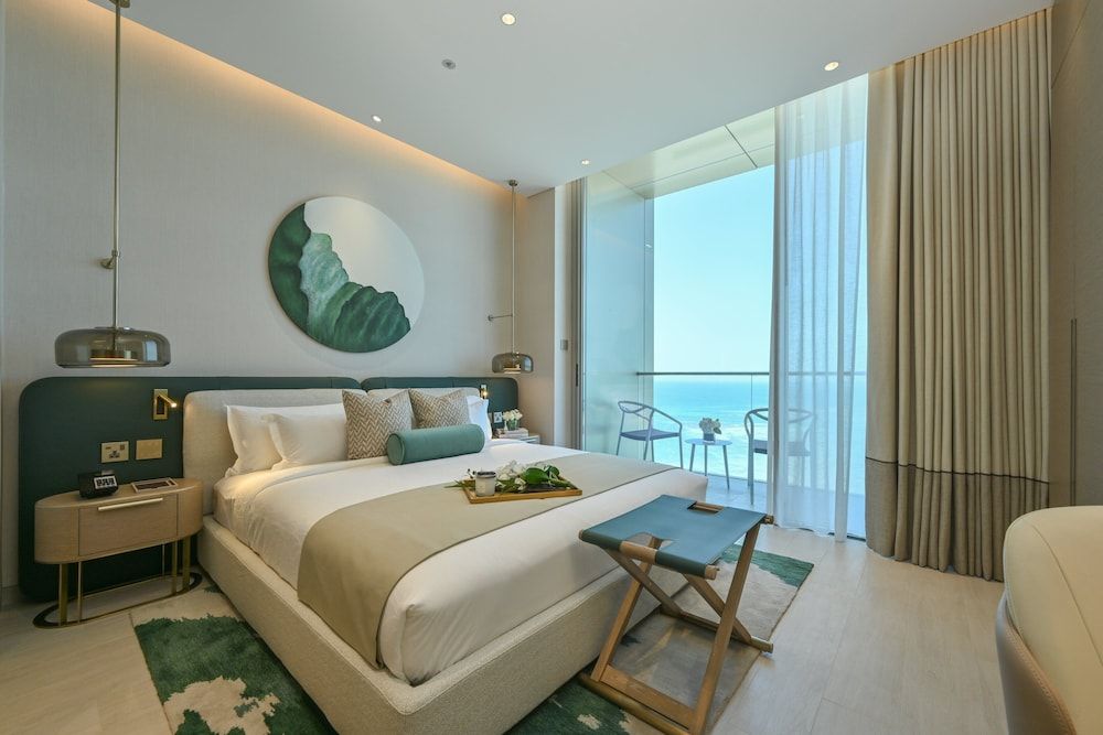 Onyx Rotana Suite, 1 King Bed, Sea View 2