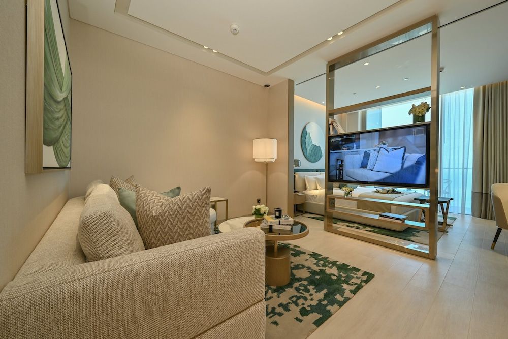 Onyx Rotana Suite, 1 King Bed, Sea View 4