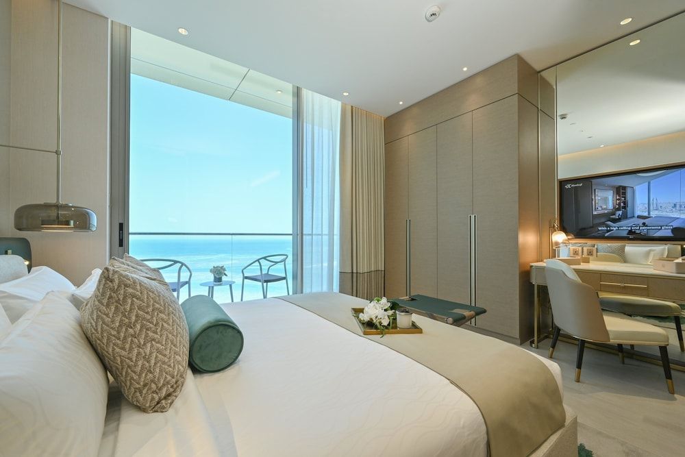 Onyx Rotana Suite, 1 King Bed, Sea View 2