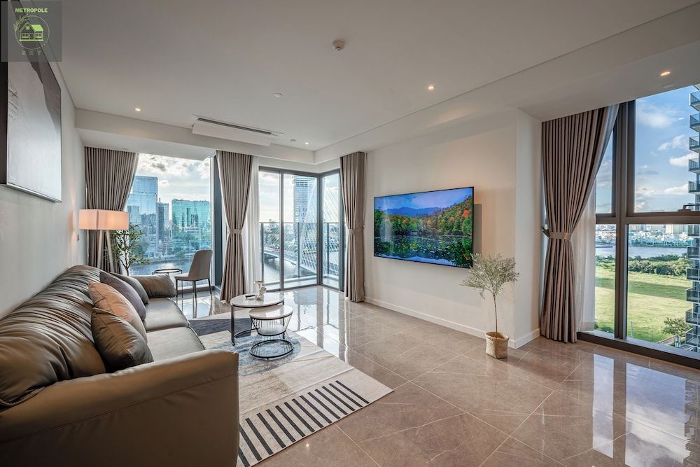 Metropole Thu Thiem Skyline Apartment