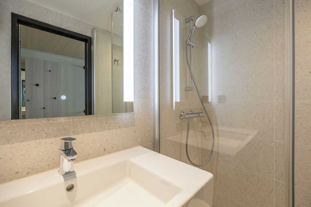 Citybox Brussels Double Room Small 5