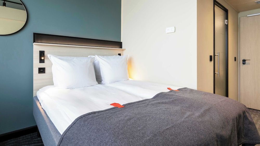 Citybox Brussels Double Room Small 4